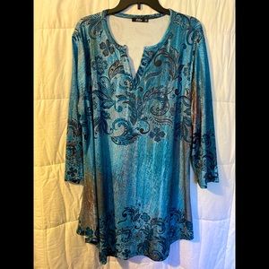 Beautiful silky Lily brand tunic top! Never worn!